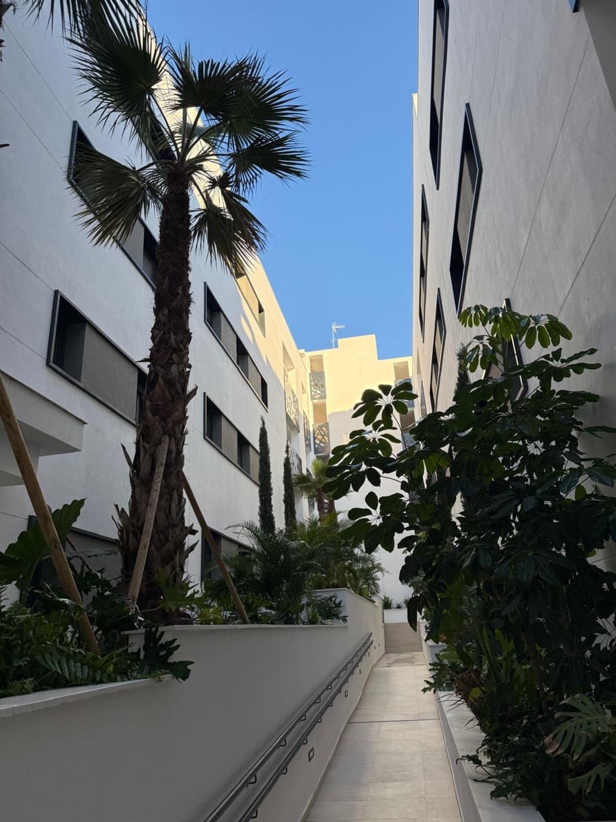 2 soverom Leilighet til salgs i Estepona med svømmebasseng garasje - € 550 000 (Ref: 9450110)