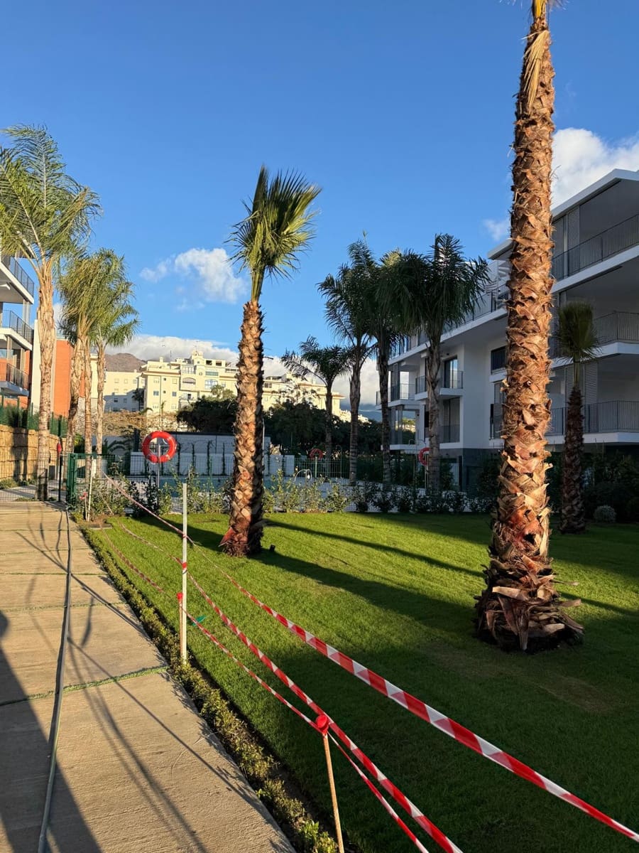 2 soverom Leilighet til salgs i Estepona med svømmebasseng garasje - € 550 000 (Ref: 9450110)