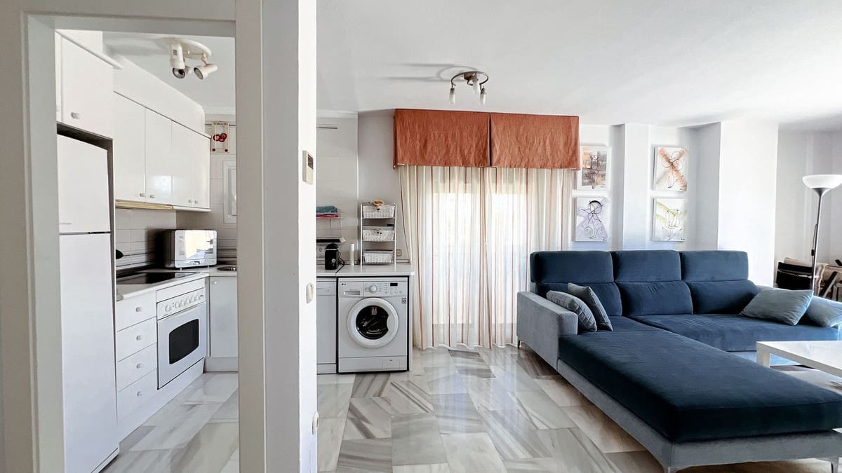 2 soverom Leilighet til salgs i La Cala de Mijas med svømmebasseng garasje - € 599 000 (Ref: 9451779)