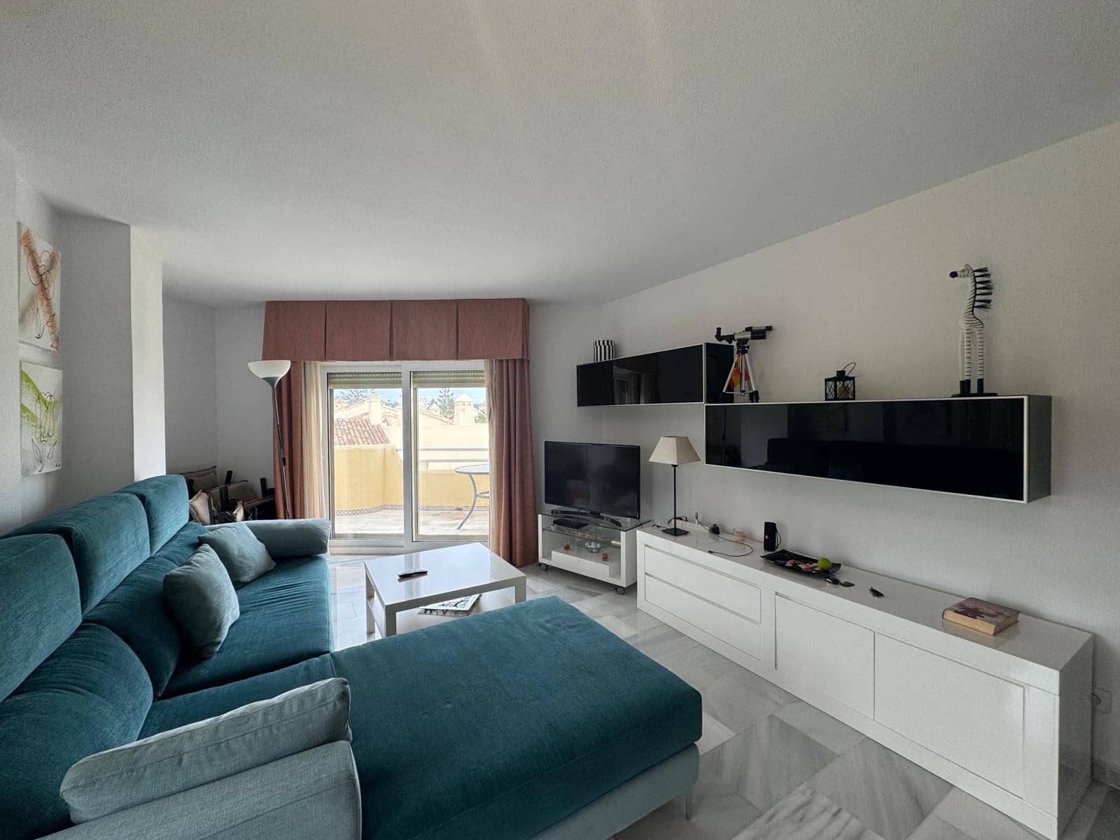 2 soverom Leilighet til salgs i La Cala de Mijas med svømmebasseng garasje - € 599 000 (Ref: 9451779)