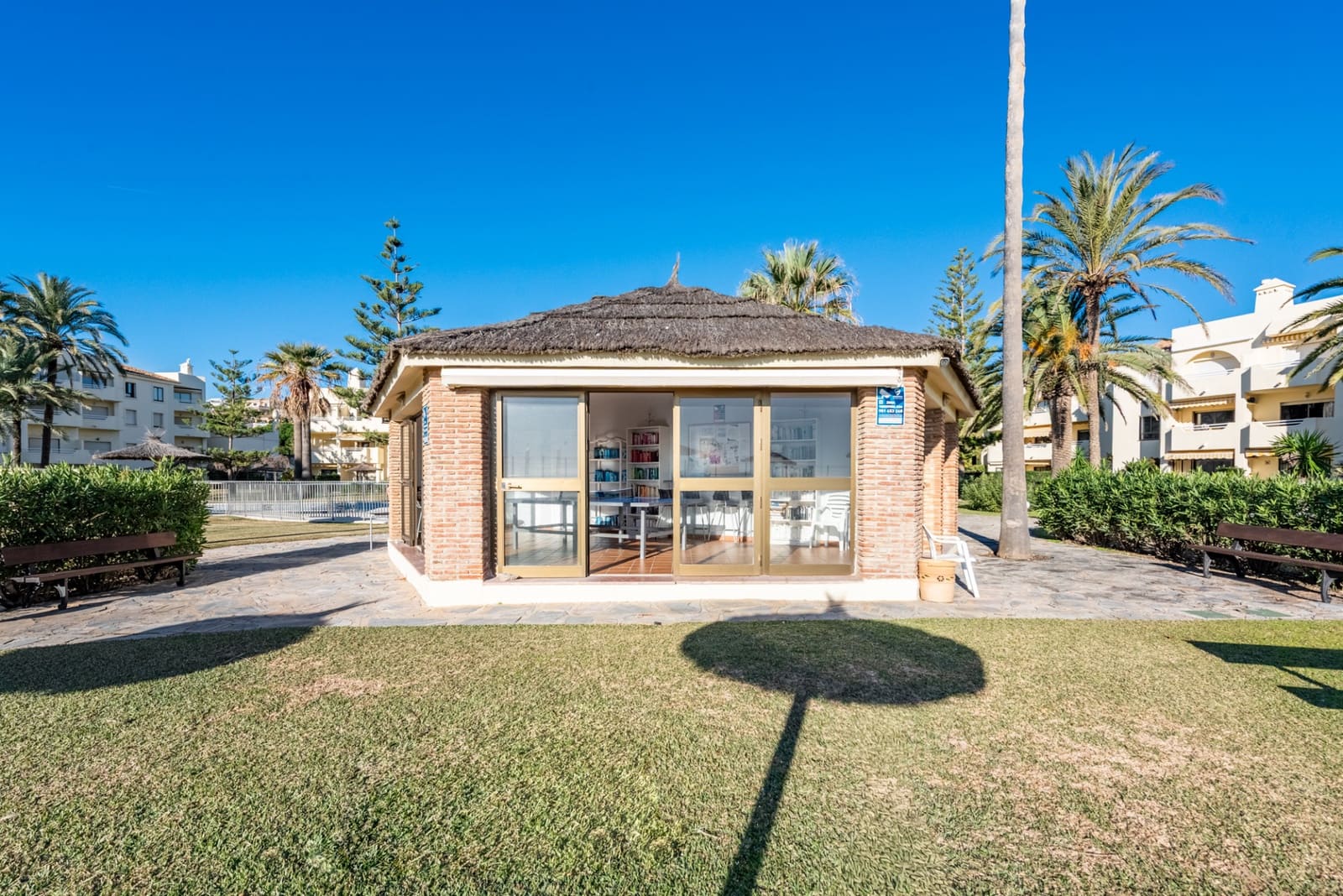 2 slaapkamer Appartement te koop in La Cala de Mijas met zwembad garage - € 599.000 (Ref: 9451779)