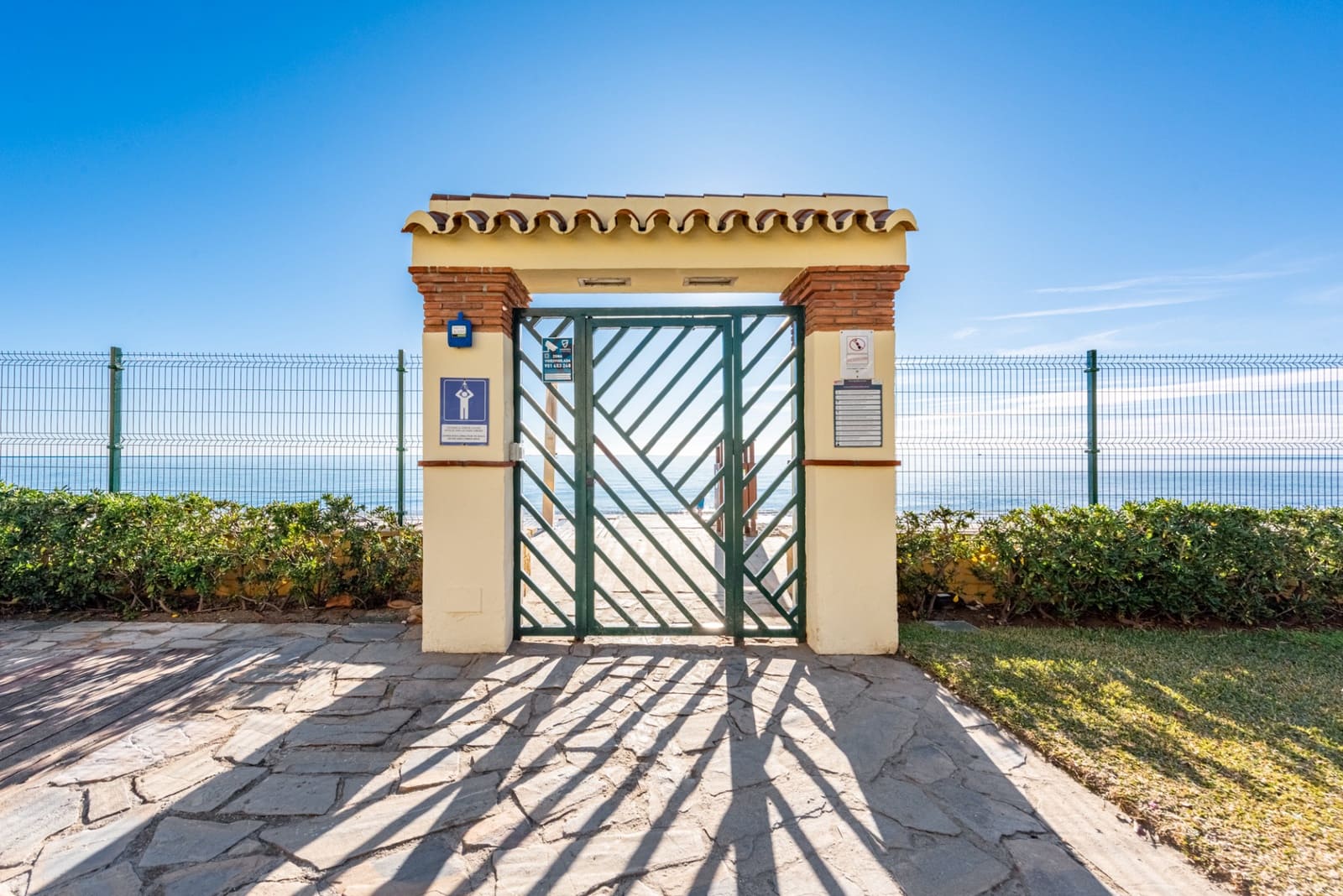 2 slaapkamer Appartement te koop in La Cala de Mijas met zwembad garage - € 599.000 (Ref: 9451779)