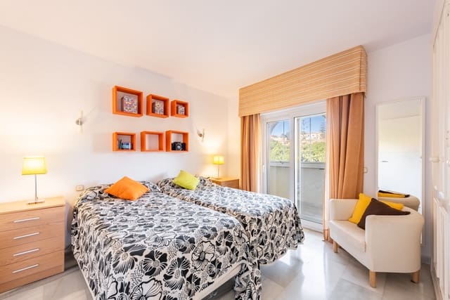 2 soverom Leilighet til salgs i La Cala de Mijas, Mijas med svømmebasseng garasje - € 599 000 (Ref: 9451779)