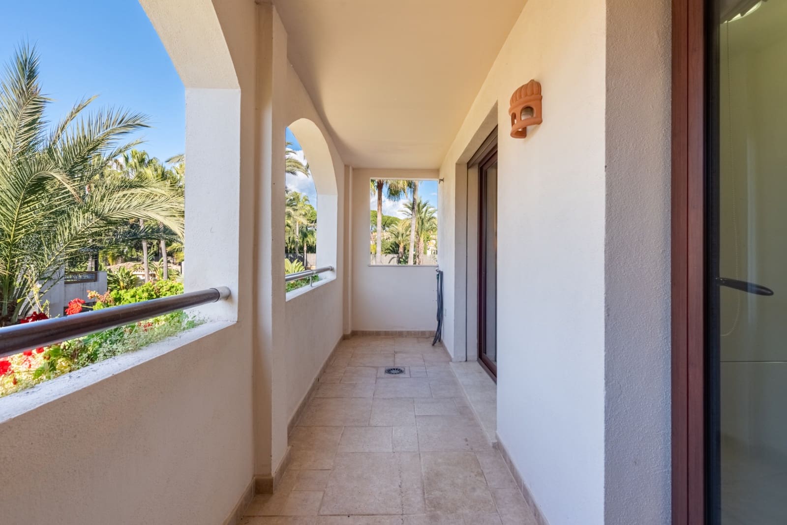 2 bedroom Apartment for sale in Marbella with pool garage - € 720,000 (Ref: 9485130)