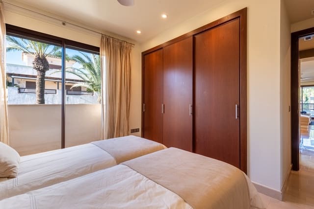 2 quarto Apartamento para venda em Nueva Andalucía Centro, Marbella com piscina garagem - 695 000 € (Ref: 9485130)