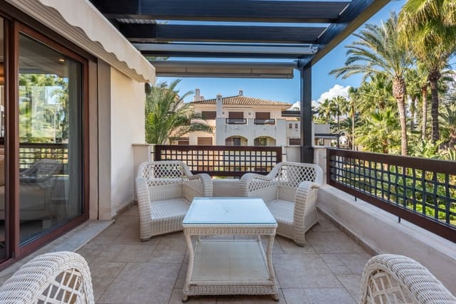 2 quarto Apartamento para venda em Nueva Andalucía Centro, Marbella com piscina garagem - 695 000 € (Ref: 9485130)