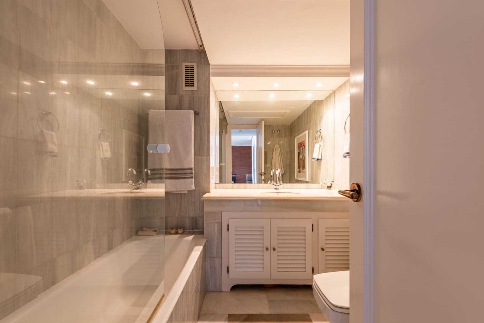 2 slaapkamer Appartement te koop in Bel-Air met zwembad garage - € 490.000 (Ref: 9518558)