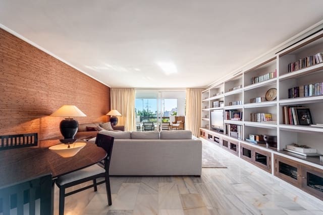 2 slaapkamer Appartement te koop in Bel-Air, Estepona met zwembad garage - € 490.000 (Ref: 9518558)