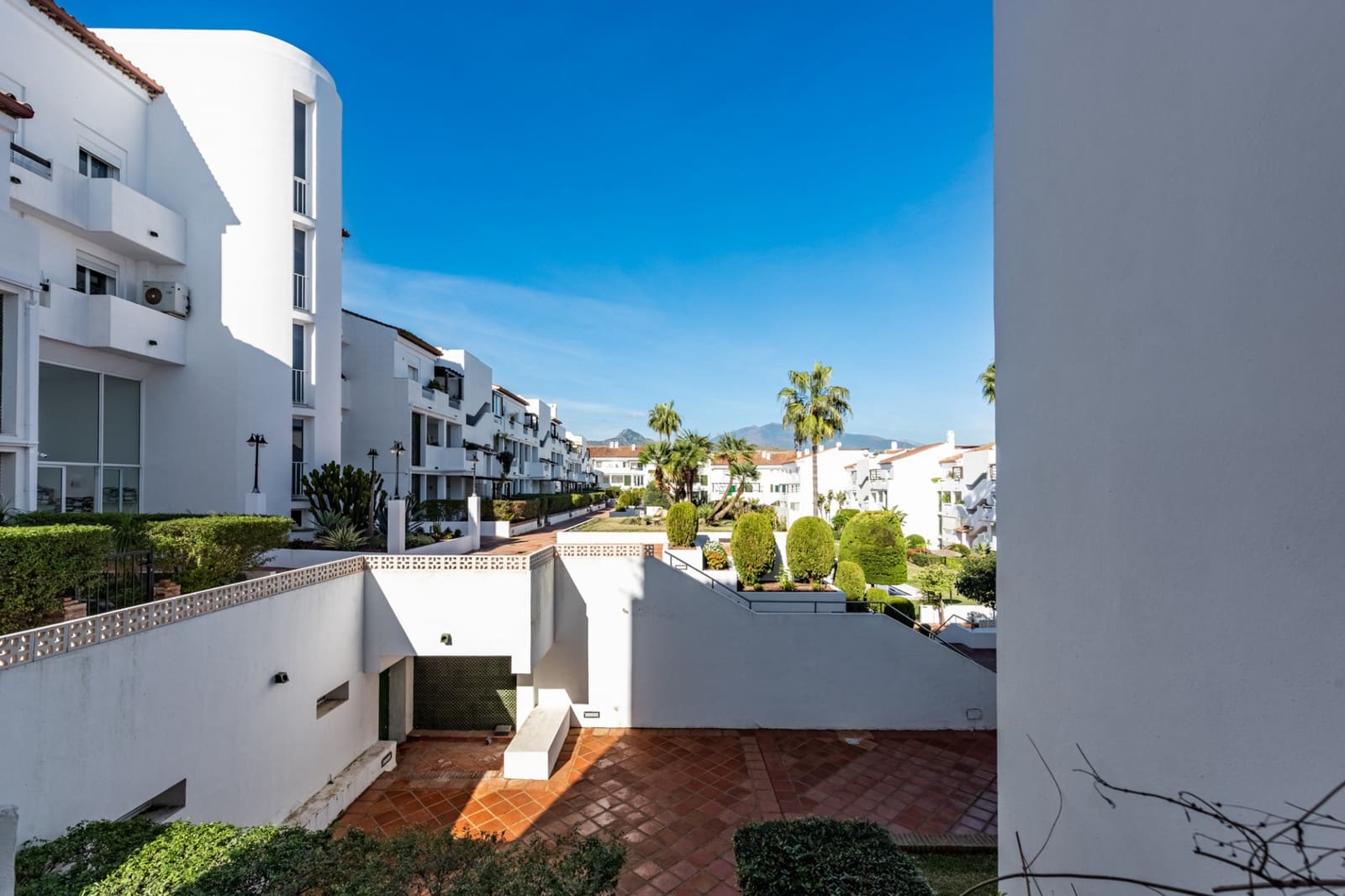 2 slaapkamer Appartement te koop in Bel-Air met zwembad garage - € 490.000 (Ref: 9518558)