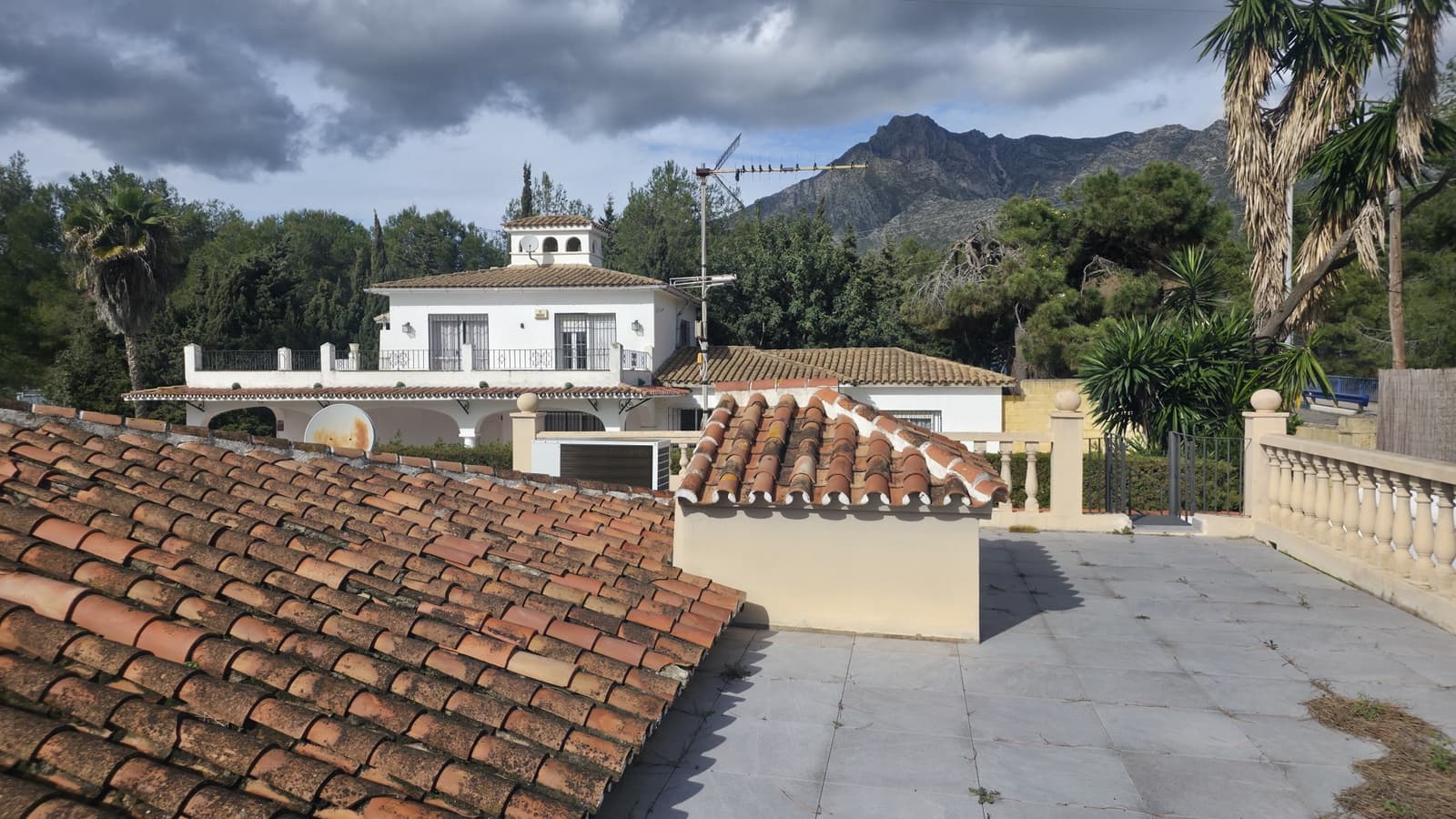 3 makuuhuone Huvila myytävänä paikassa Marbella mukana uima-altaan 
autotalli - 2 800 000 € (Ref: 9582444)