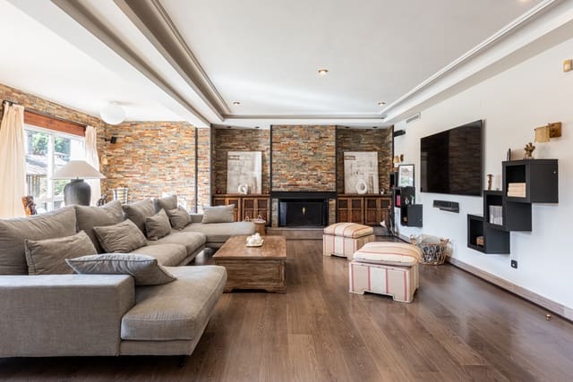 3 sypialnia Willa na sprzedaż w La Carolina - Guadalpín, Marbella z basenem garażem - 2 800 000 € (Ref: 9582444)