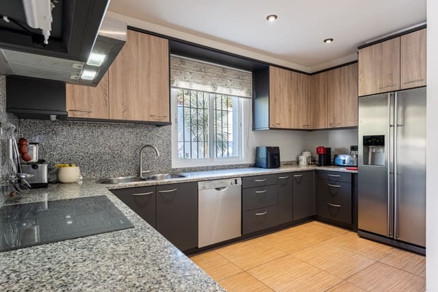 3 sypialnia Willa na sprzedaż w La Carolina - Guadalpín, Marbella z basenem garażem - 2 800 000 € (Ref: 9582444)