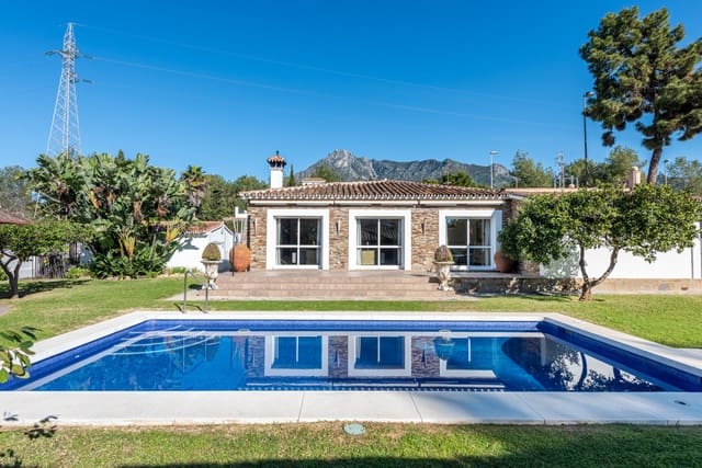 3 sypialnia Willa na sprzedaż w La Carolina - Guadalpín, Marbella z basenem garażem - 2 800 000 € (Ref: 9582444)