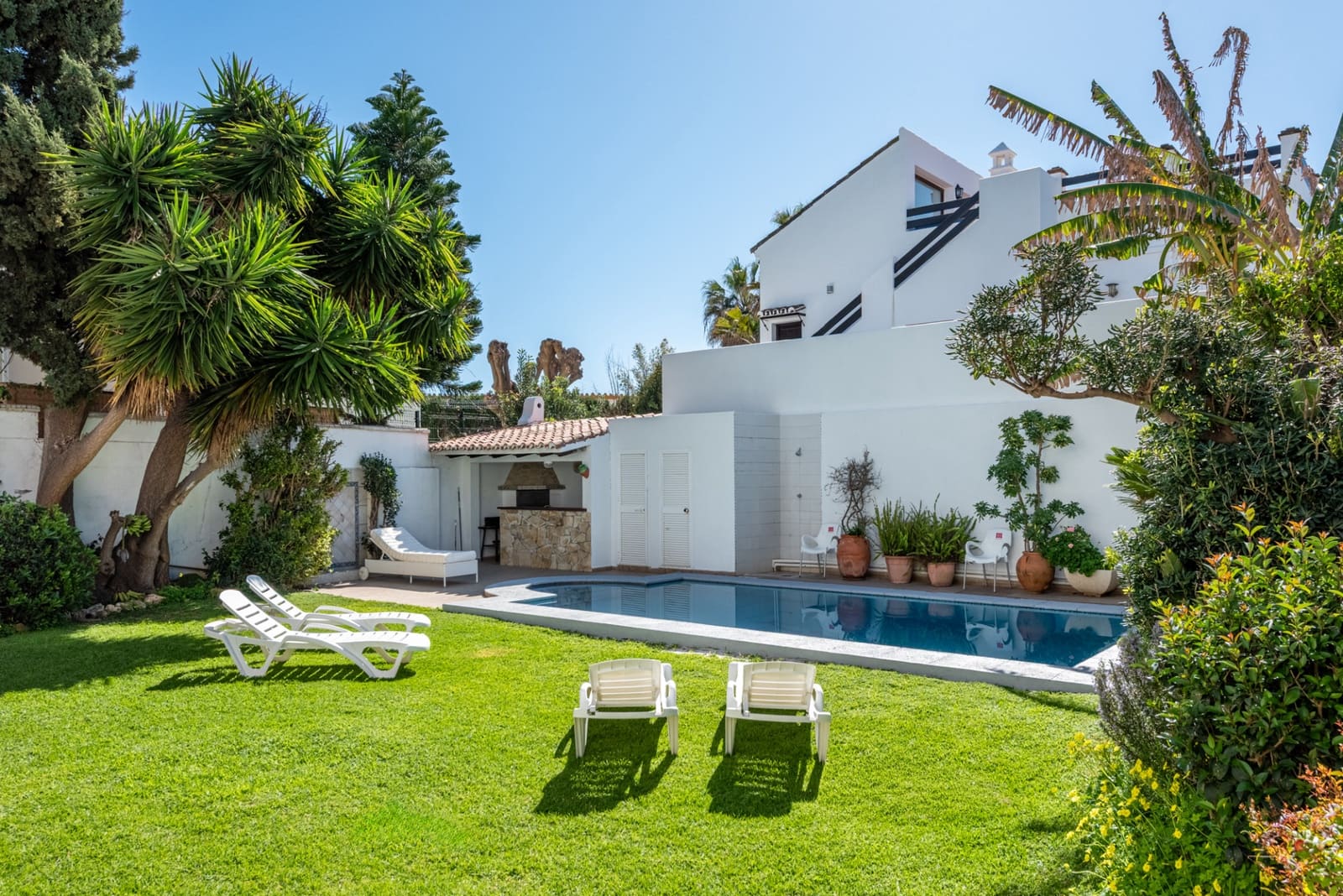 4 bedroom Villa for sale in San Pedro de Alcantara with pool garage - € 1,950,000 (Ref: 9590808)