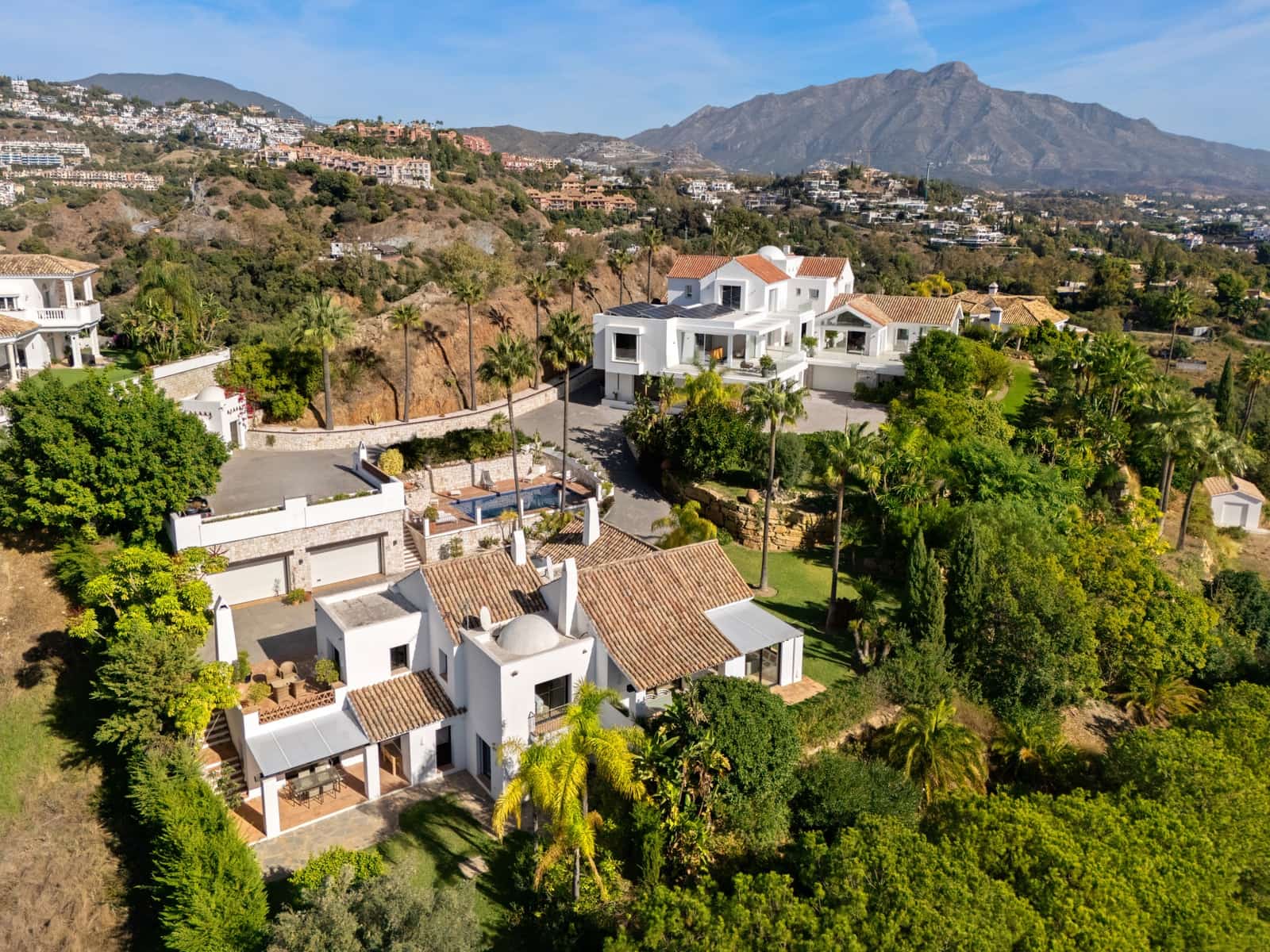 9 soverom Villa til salgs i Benahavis med svømmebasseng garasje - € 8 250 000 (Ref: 9607584)