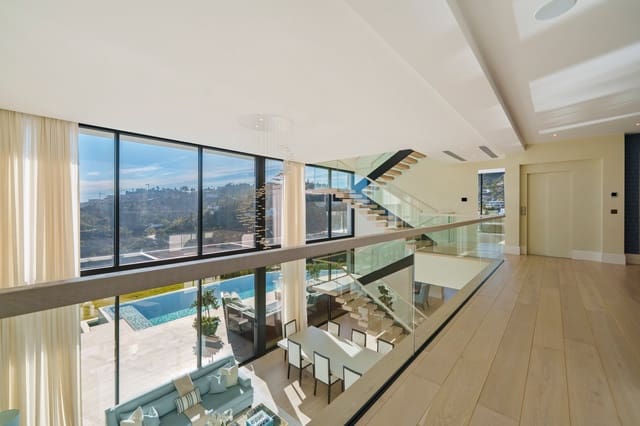 5 soverom Villa til salgs i El Madroñal, Benahavís med svømmebasseng garasje - € 8 995 000 (Ref: 9607585)