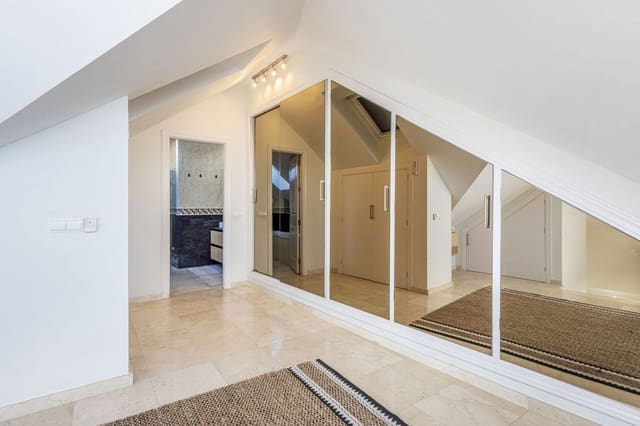 1 slaapkamer Penthouse te koop in San Pedro de Alcantara, Marbella - € 430.000 (Ref: 9607586)