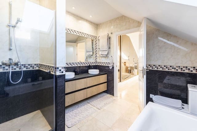1 slaapkamer Penthouse te koop in San Pedro de Alcantara, Marbella - € 430.000 (Ref: 9607586)