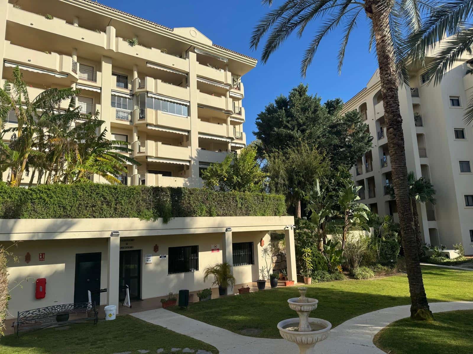 2 sovrum Lägenhet till salu i Guadalmina med pool garage - 436 500 € (Ref: 9611161)