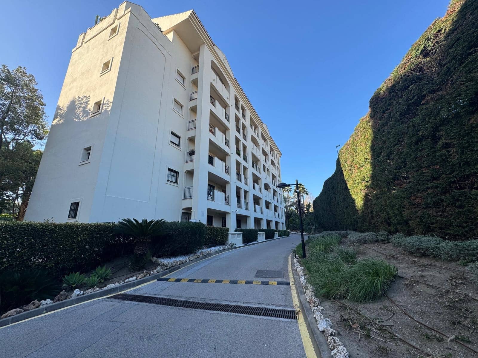 2 sovrum Lägenhet till salu i Guadalmina med pool garage - 436 500 € (Ref: 9611161)