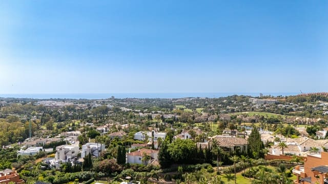 3 slaapkamer Penthouse te koop in Los Naranjos, Marbella met zwembad garage - € 1.125.000 (Ref: 9611162)