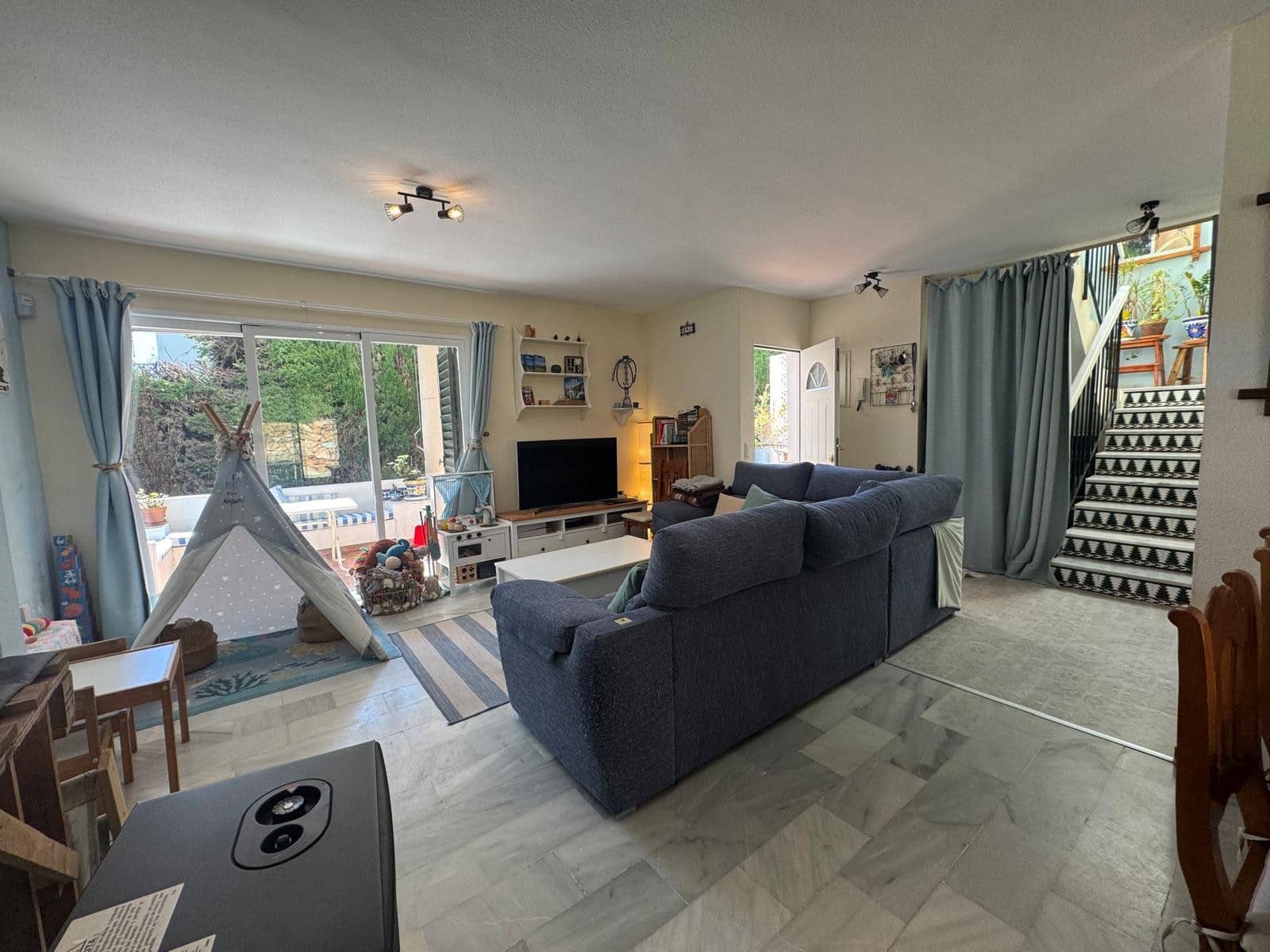 3 bedroom Townhouse for sale in Estepona with pool garage - € 325,000 (Ref: 9625382)