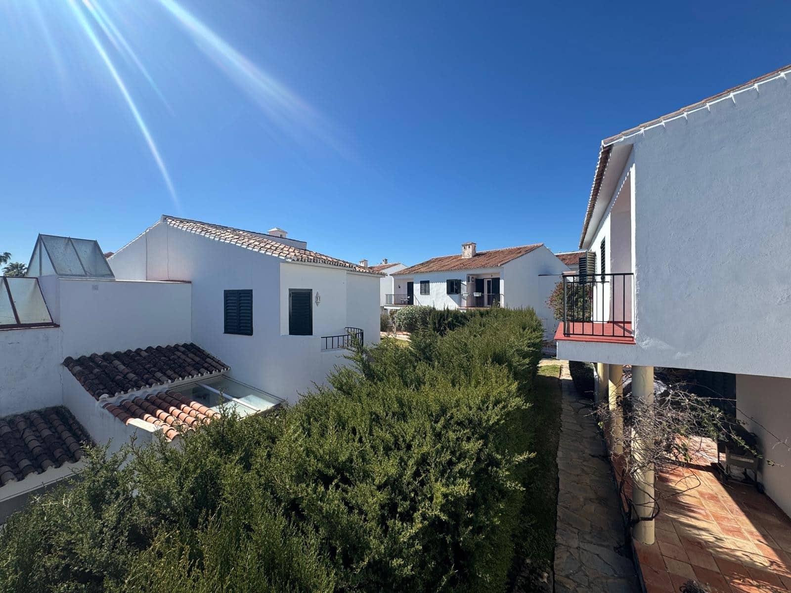 3 bedroom Townhouse for sale in Estepona with pool garage - € 325,000 (Ref: 9625382)