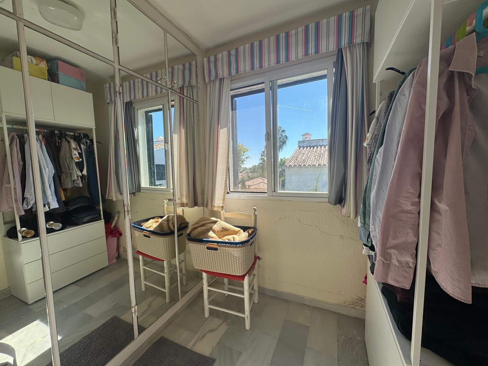 3 bedroom Townhouse for sale in Estepona with pool garage - € 325,000 (Ref: 9625382)