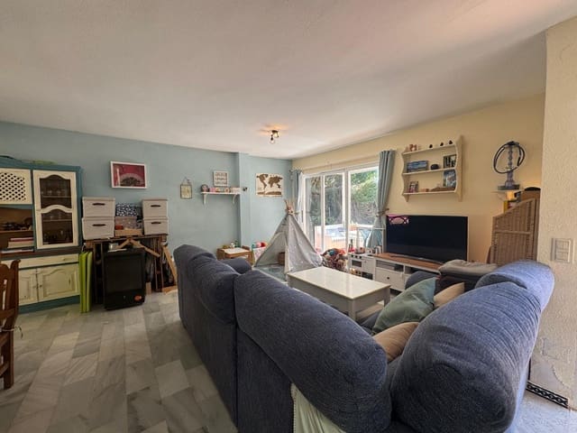 3 sypialnia Dom na sprzedaż w Estepona z basenem garażem - 325 000 € (Ref: 9625382)