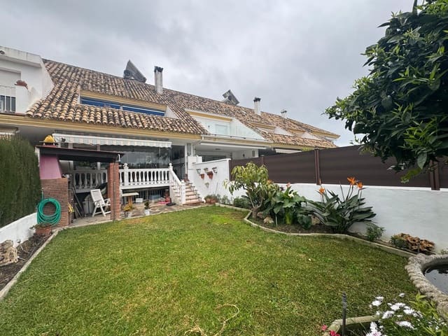 4 bedroom Townhouse for sale in Nueva Atalaya, Estepona with pool garage - € 545,000 (Ref: 9647844)