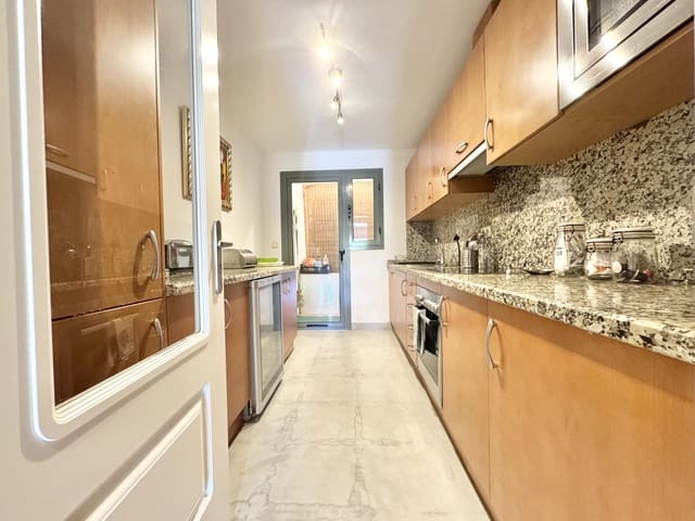 2 soverom Leilighet til salgs i Los Flamingos, Benahavís med svømmebasseng garasje - € 550 000 (Ref: 9651267)