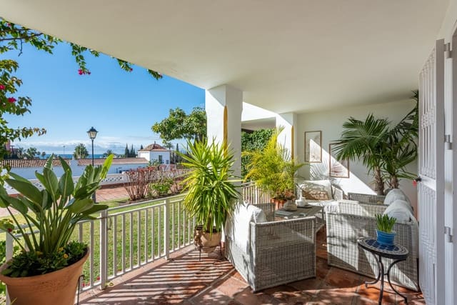 4 chambre Maison de Ville à vendre à Sotoserena, Estepona avec piscine garage - 550 000 € (Ref: 9666124)