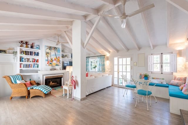 4 soveværelse Villa til salg i Los Arqueros - Puerto del Almendro, Benahavís med swimmingpool garage - € 1.150.000 (Ref: 9670136)