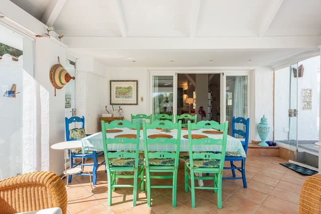 4 sovrum Villa till salu i Los Arqueros - Puerto del Almendro, Benahavís med pool garage - 1 150 000 € (Ref: 9670136)
