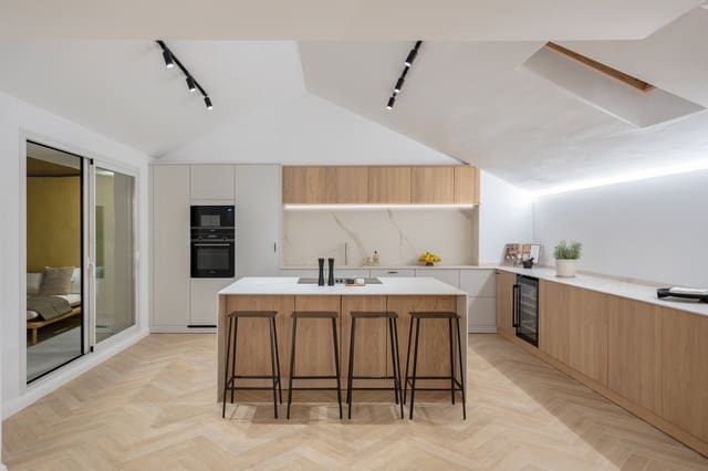 3 sovrum Takvåning till salu i Cancelada, Estepona med pool garage - 995 000 € (Ref: 9690287)