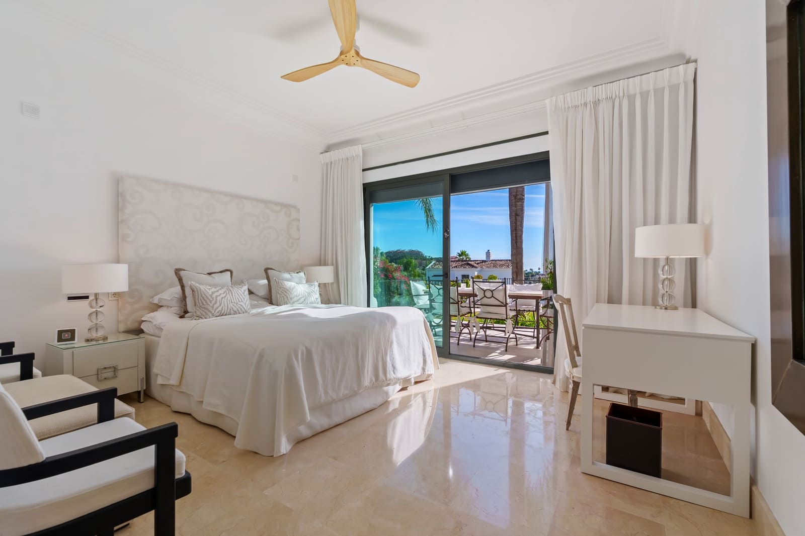 4 Zimmer Villa zu verkaufen in Marbella mit Pool Garage - 4.390.000 € (Ref: 9747742)