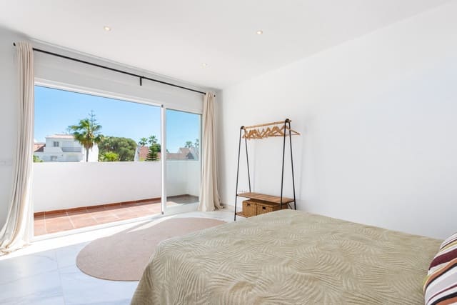 4 soverom Hus til salgs i Atalaya-Isdabe, Estepona med svømmebasseng garasje - € 499 000 (Ref: 9755503)