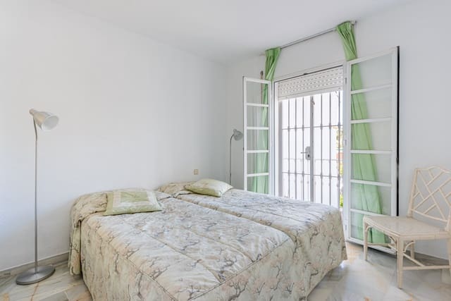 4 soverom Hus til salgs i Atalaya-Isdabe, Estepona med svømmebasseng garasje - € 499 000 (Ref: 9755503)