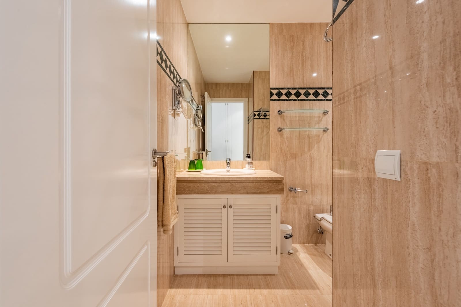 Apartamento de 3 habitaciones en Marbella en venta con piscina garaje - 1.150.000 € (Ref: 9772837)