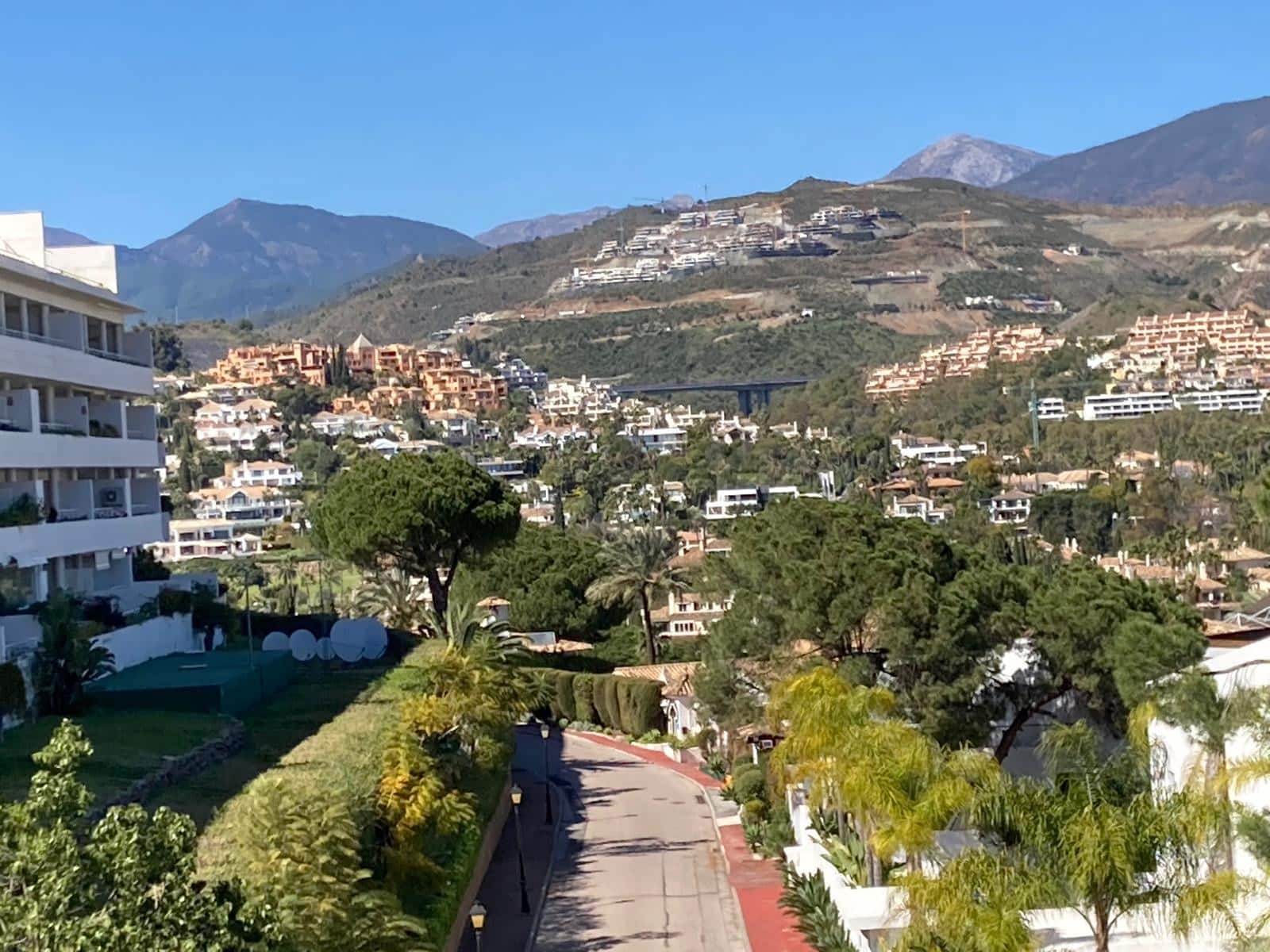 Apartamento de 3 habitaciones en Marbella en venta con piscina garaje - 1.150.000 € (Ref: 9772837)