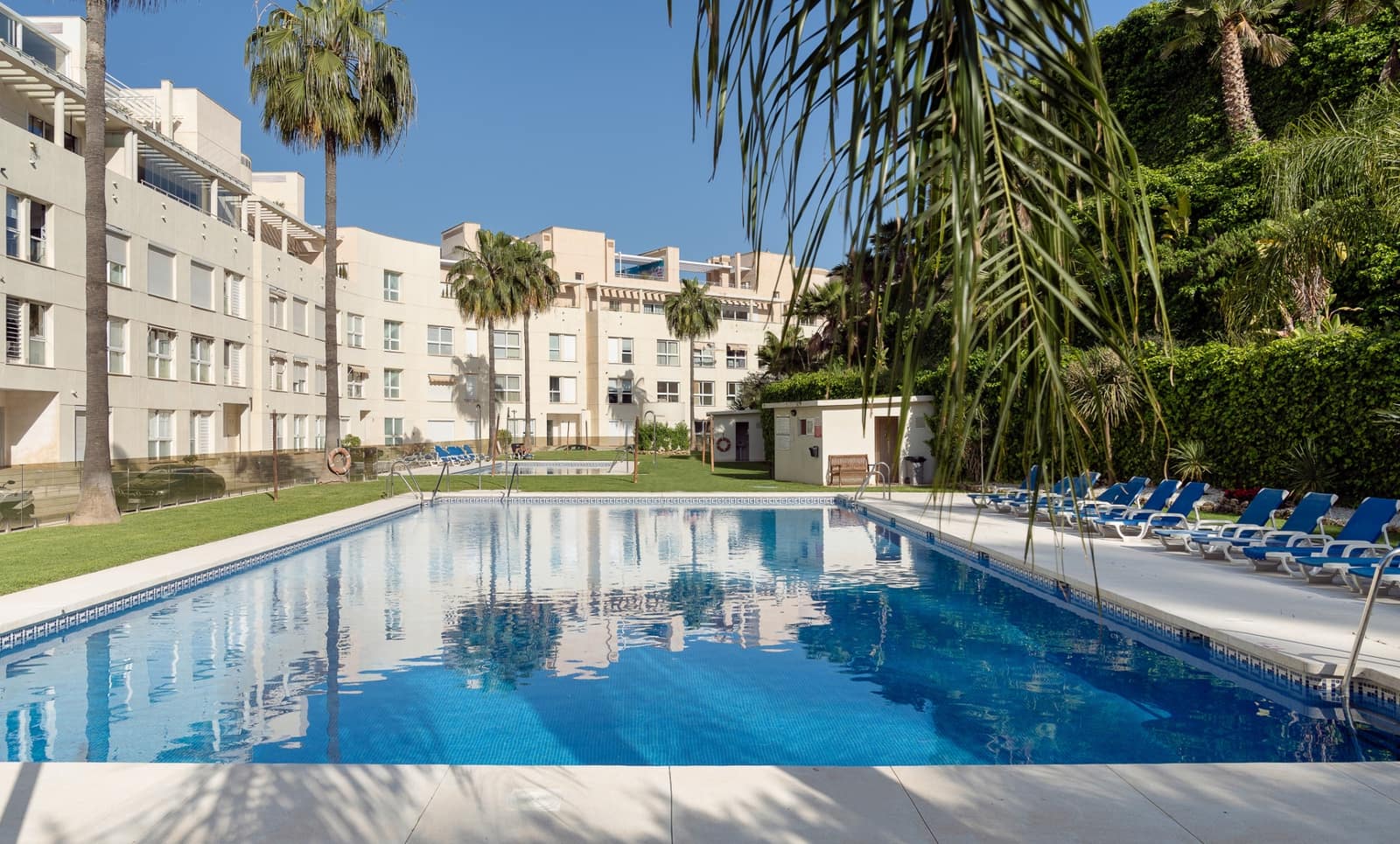 Apartamento de 3 habitaciones en Marbella en venta con piscina garaje - 1.150.000 € (Ref: 9772837)