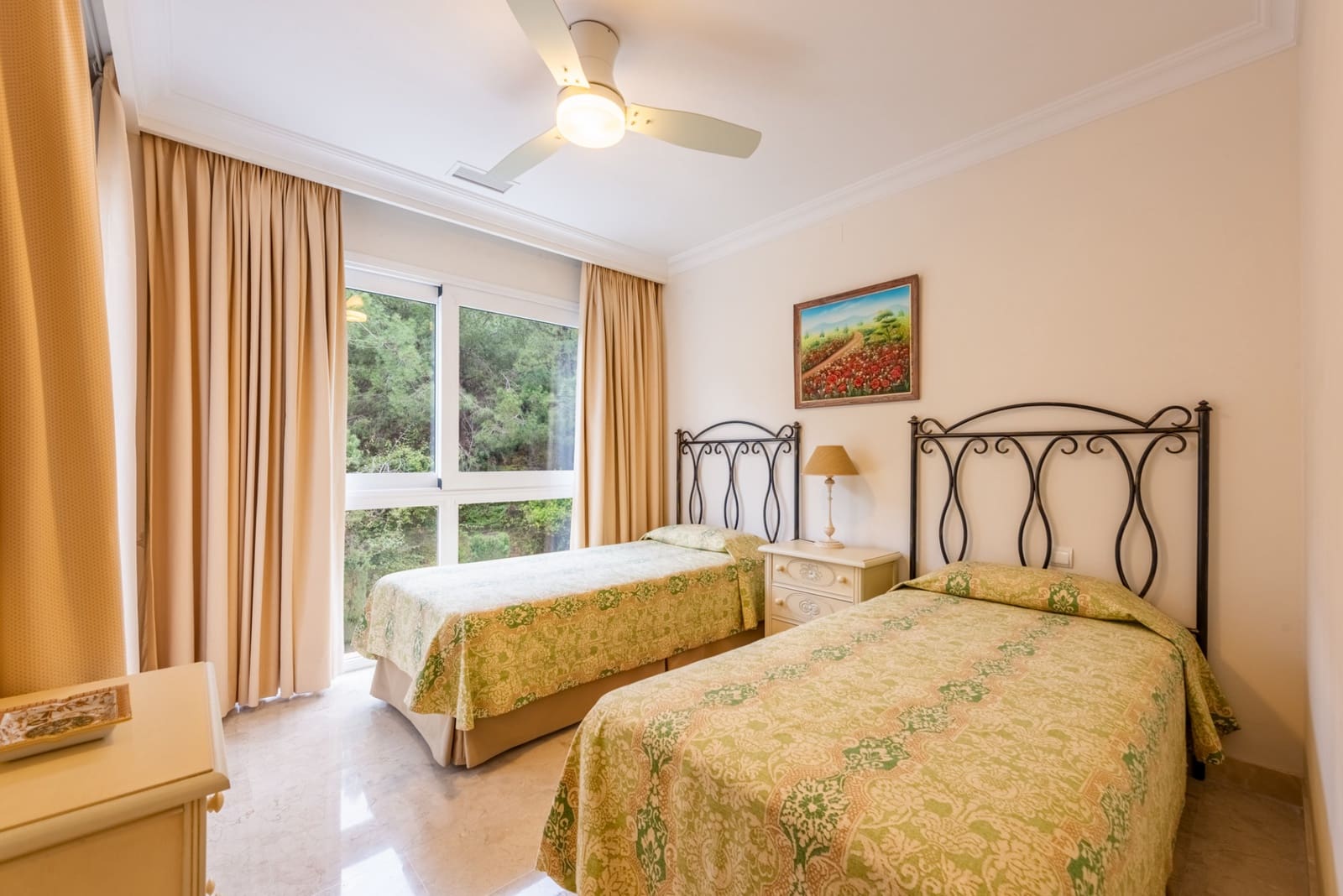 Apartamento de 3 habitaciones en Marbella en venta con piscina garaje - 1.150.000 € (Ref: 9772837)