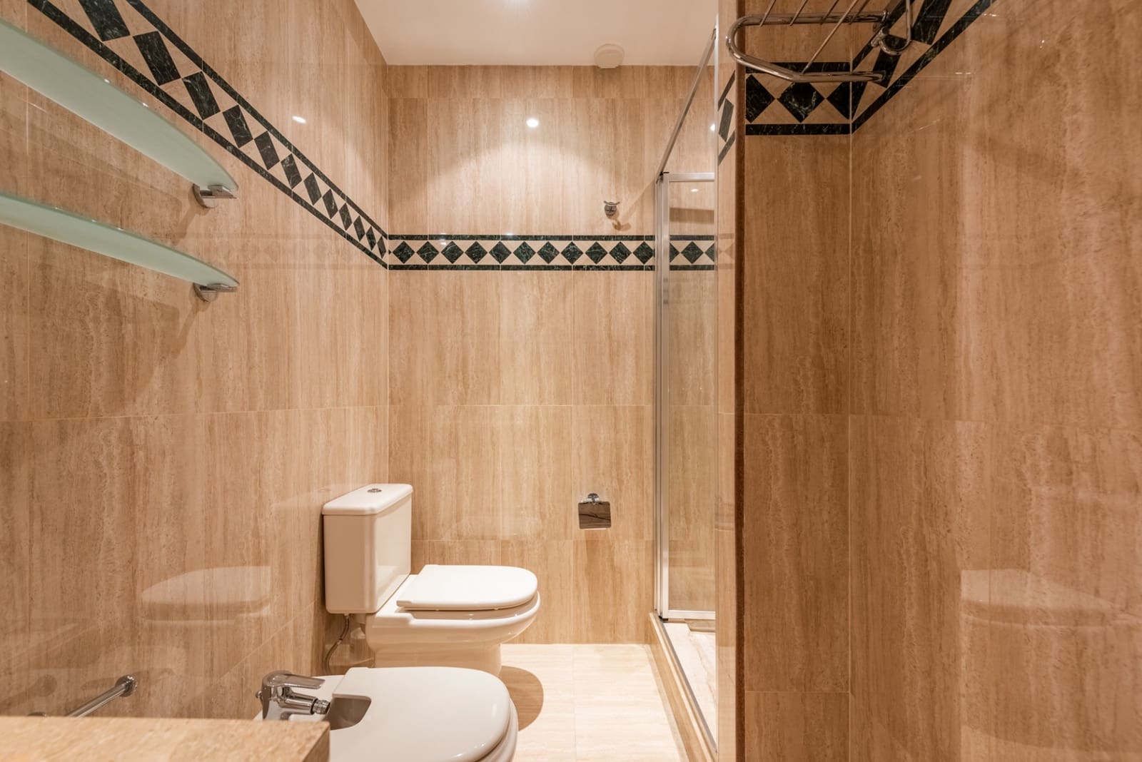 Apartamento de 3 habitaciones en Marbella en venta con piscina garaje - 1.150.000 € (Ref: 9772837)