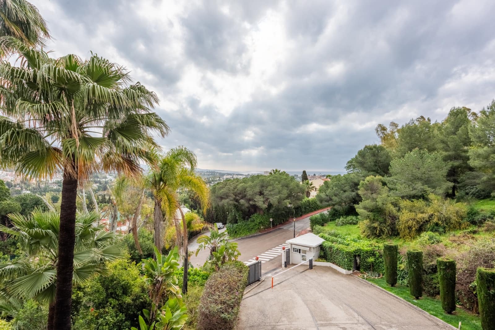 Apartamento de 3 habitaciones en Marbella en venta con piscina garaje - 1.150.000 € (Ref: 9772837)