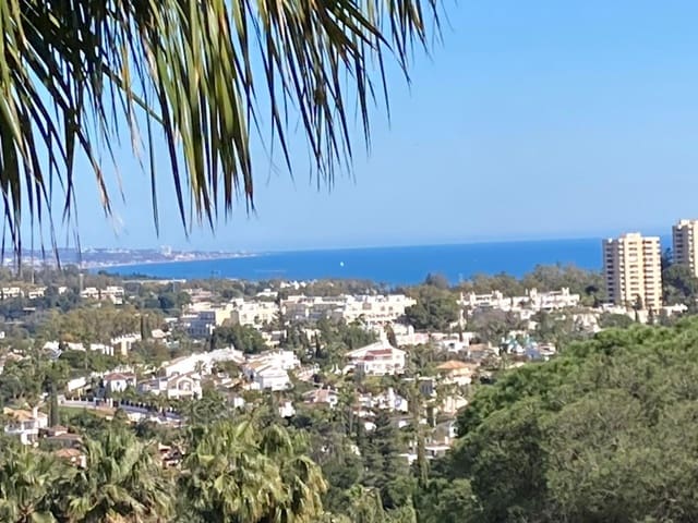 3 slaapkamer Appartement te koop in Las Brisas, Marbella met zwembad garage - € 1.150.000 (Ref: 9772837)