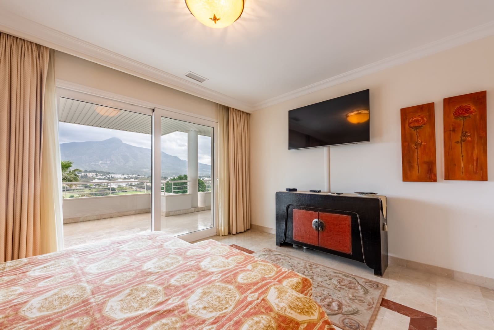 Apartamento de 3 habitaciones en Marbella en venta con piscina garaje - 1.150.000 € (Ref: 9772837)