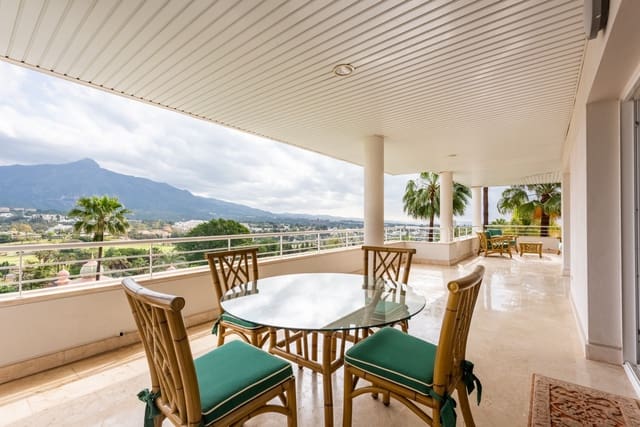 3 slaapkamer Appartement te koop in Las Brisas, Marbella met zwembad garage - € 1.150.000 (Ref: 9772837)
