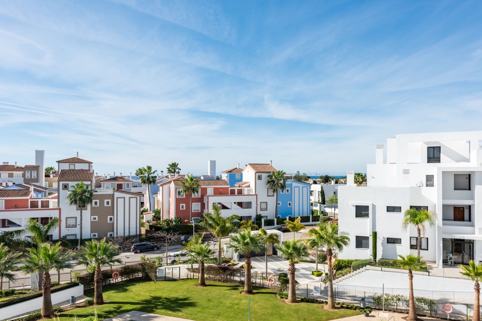 Ático de 3 habitaciones en Estepona en venta con piscina garaje - 997.000 € (Ref: 9777846)
