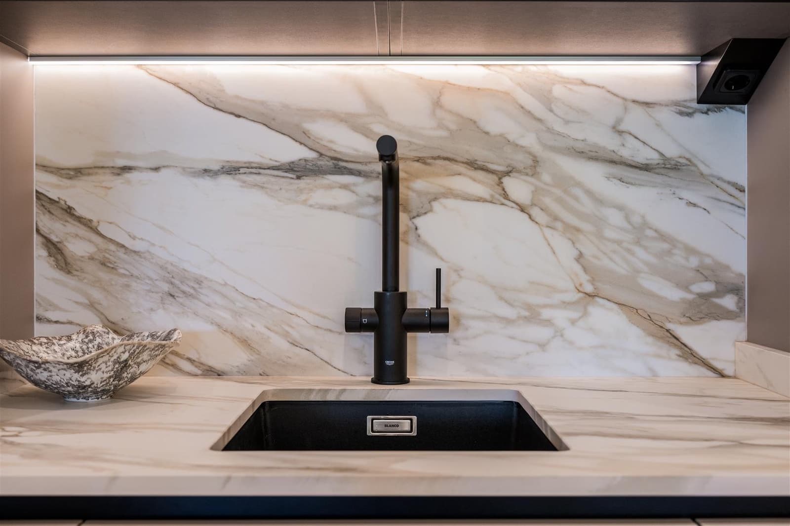 3 chambre Appartement à vendre à Costalita avec piscine garage - 1 495 000 € (Ref: 9780311)