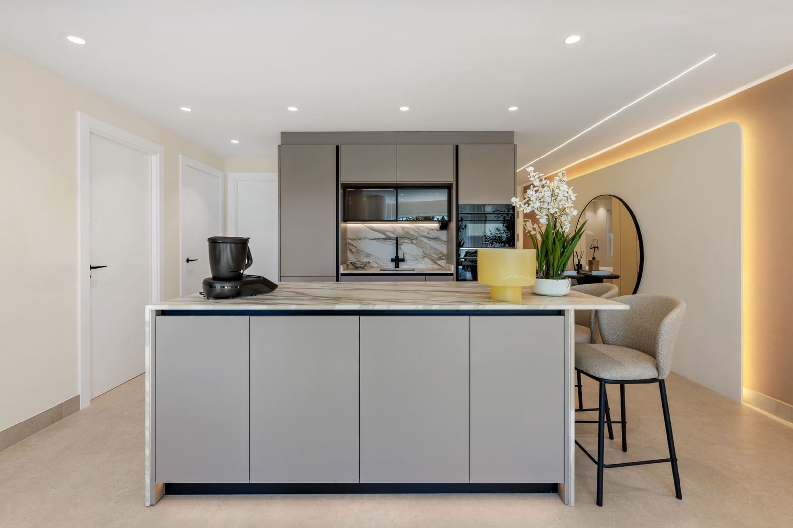 3 chambre Appartement à vendre à Costalita avec piscine garage - 1 495 000 € (Ref: 9780311)